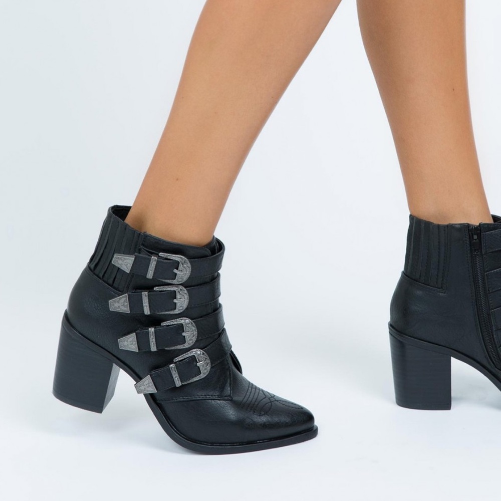 NEW Princess Polly Boots
